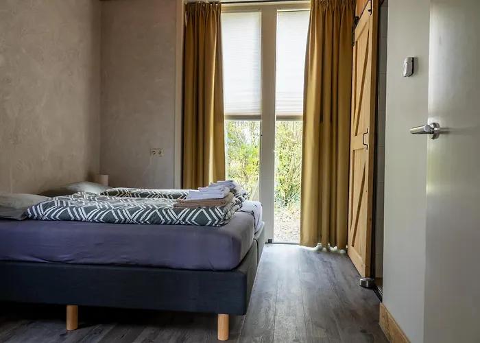 Erve Fakkert לינה וארוחת בוקר 3*