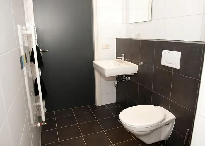 Erve Fakkert לינה וארוחת בוקר 3*